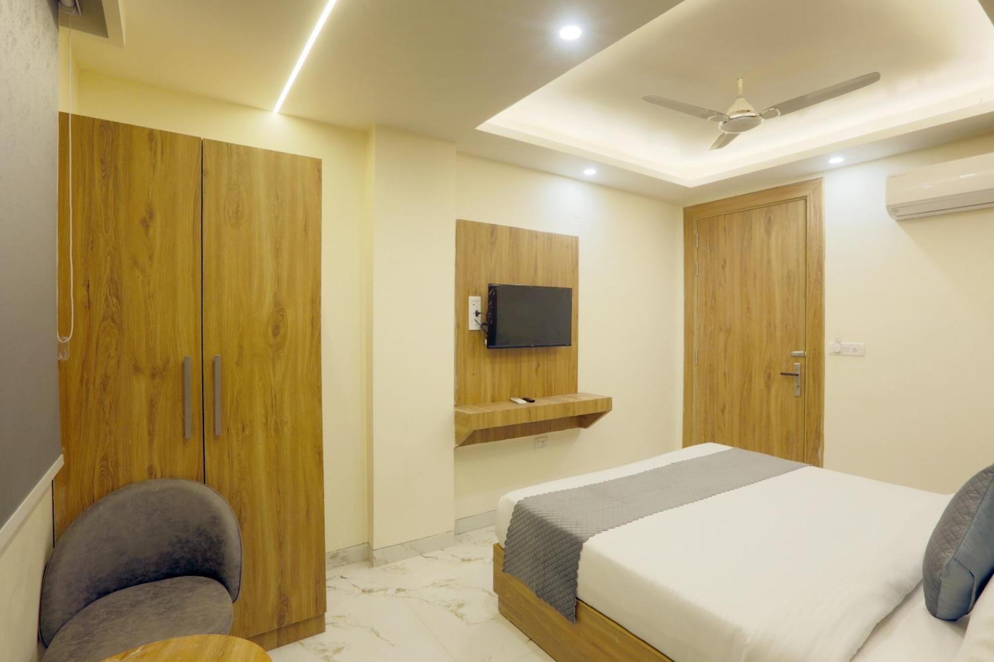 Hotel Luxe Manor Near Delhi Airport نيودلهي المظهر الخارجي الصورة