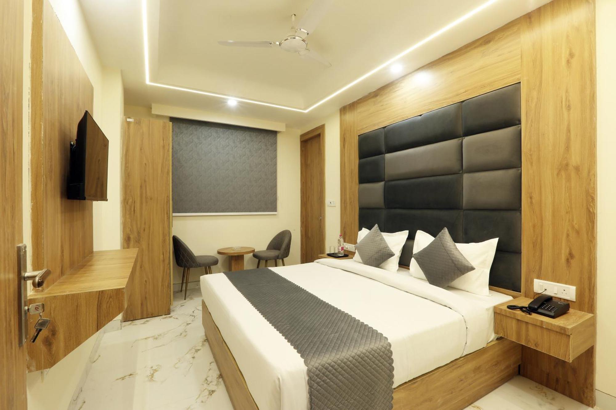 Hotel Luxe Manor Near Delhi Airport نيودلهي المظهر الخارجي الصورة