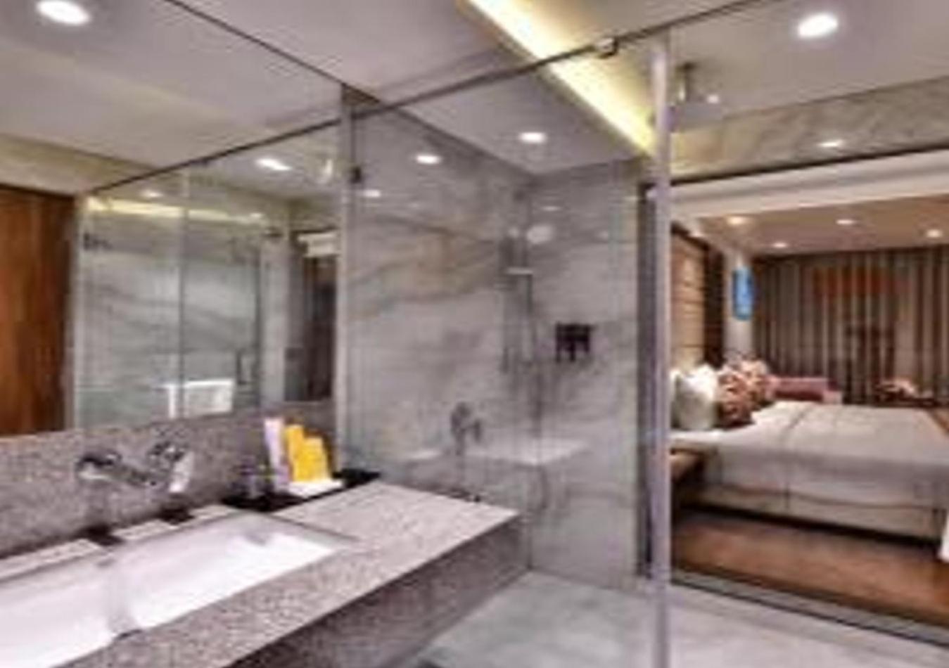 Hotel Luxe Manor Near Delhi Airport نيودلهي المظهر الخارجي الصورة