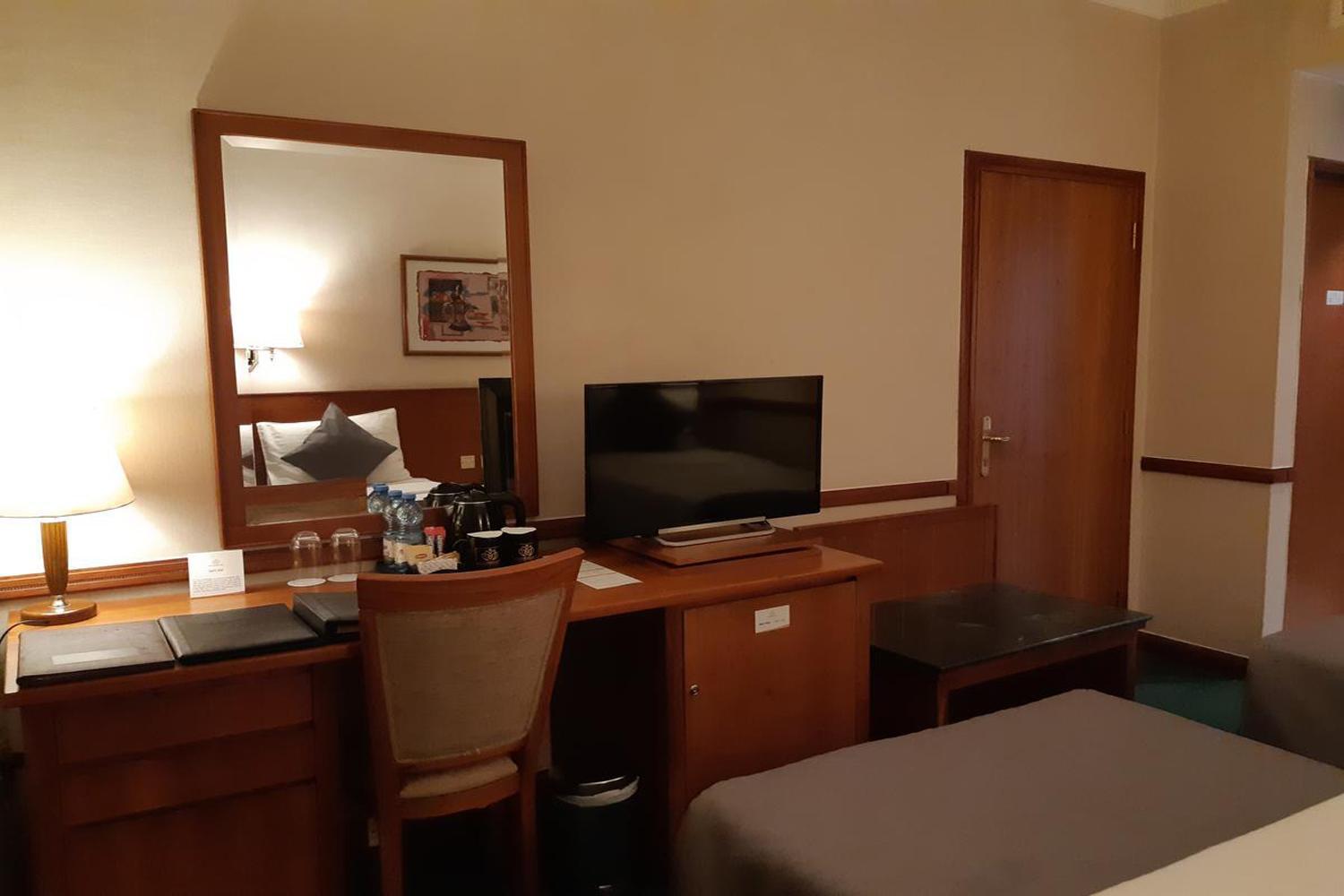 Hotel Luxe Manor Near Delhi Airport نيودلهي المظهر الخارجي الصورة