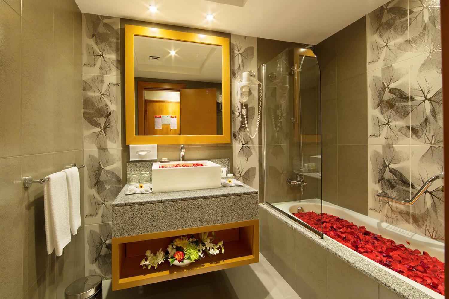Hotel Luxe Manor Near Delhi Airport نيودلهي المظهر الخارجي الصورة
